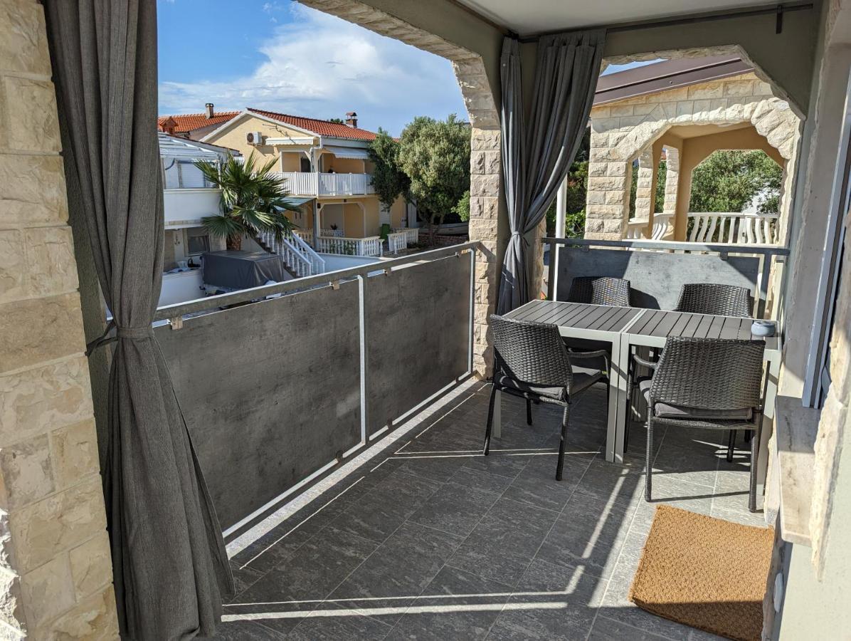 Apartment Lipa Vir Exterior foto